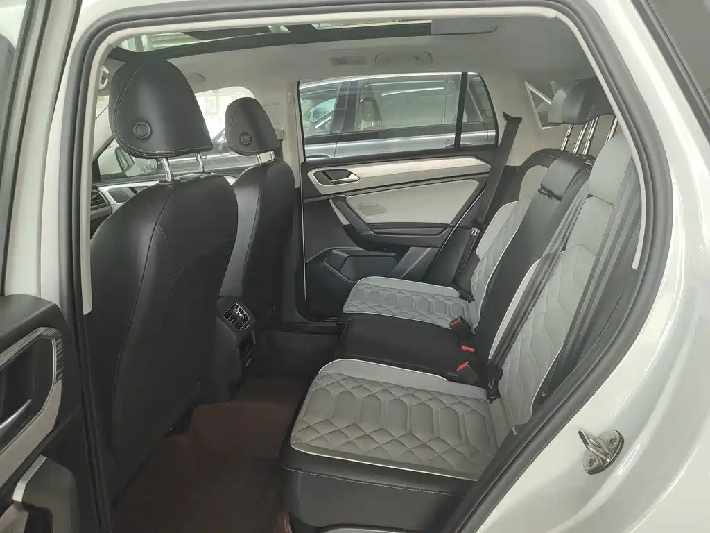 Volkswagen Tayron 2024 380TSI R-Line Pro