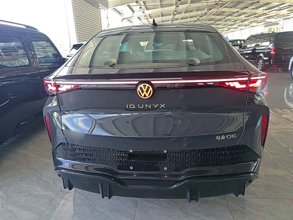 Volkswagen 06 2025 Pure