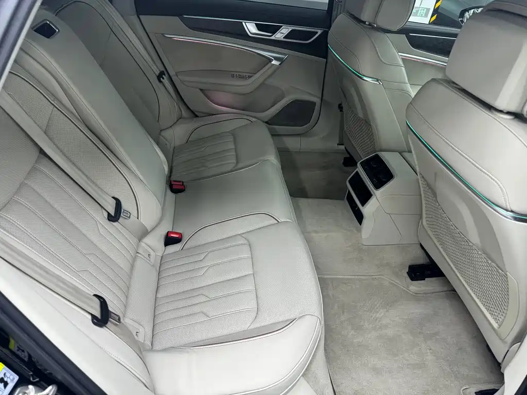 Audi A6L — миниатюра 10