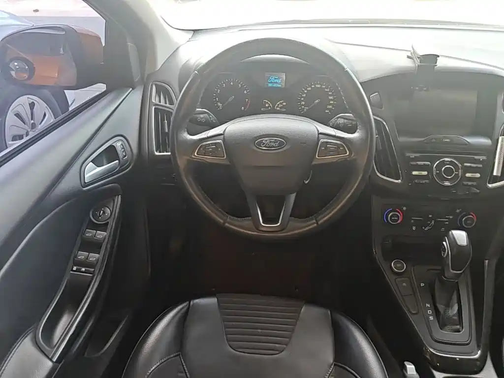 Ford Focus — миниатюра 11