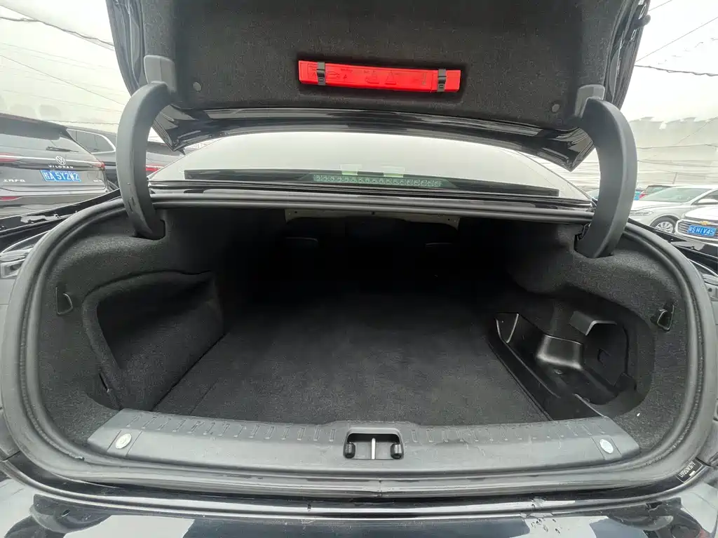 Volvo S90 PHEV — миниатюра 15