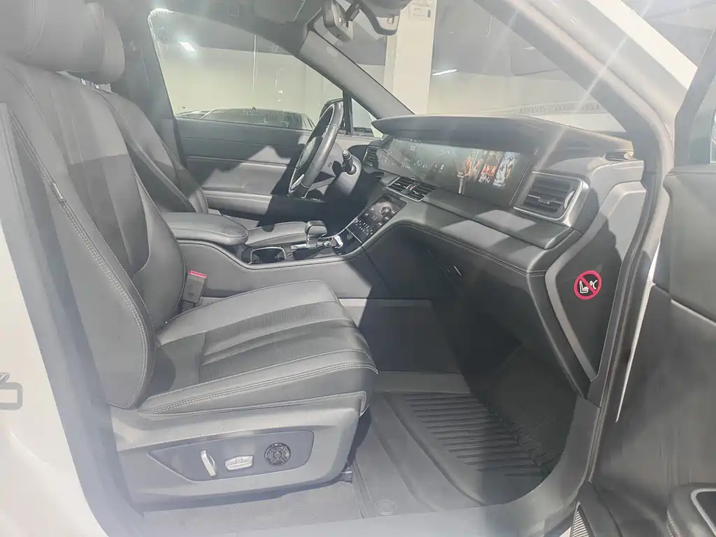 Li Auto Li ONE — миниатюра 10