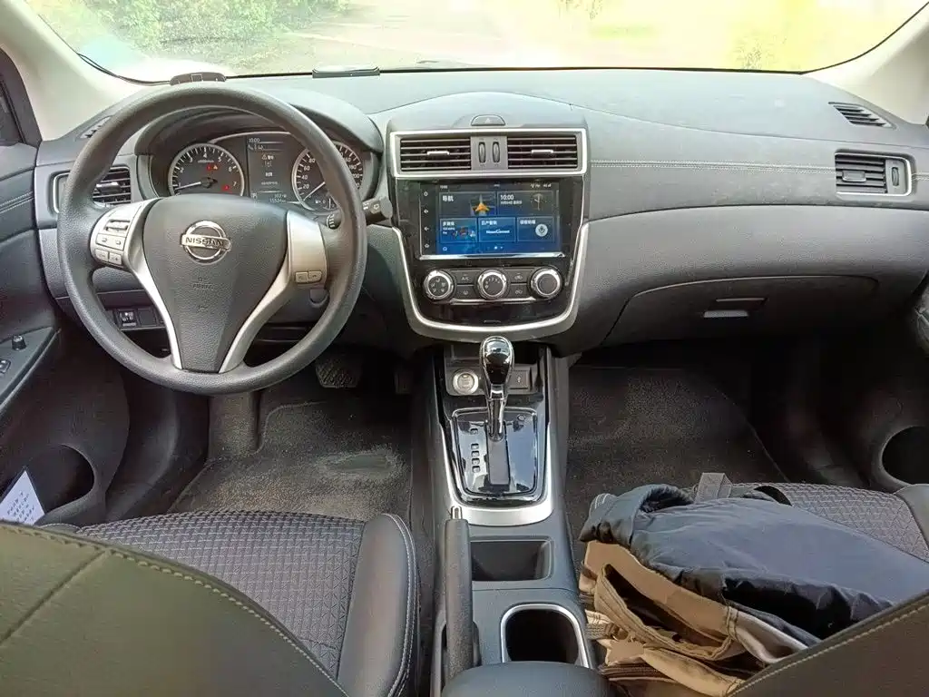 Nissan Tiida — миниатюра 5