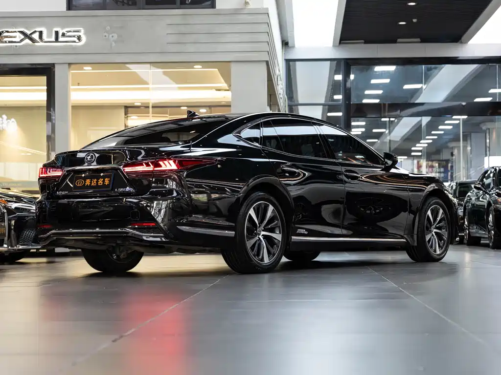 Lexus LS — миниатюра 3