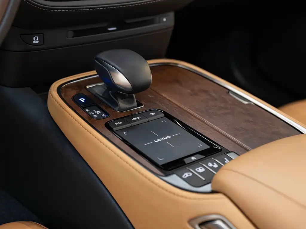 Lexus LS — миниатюра 15
