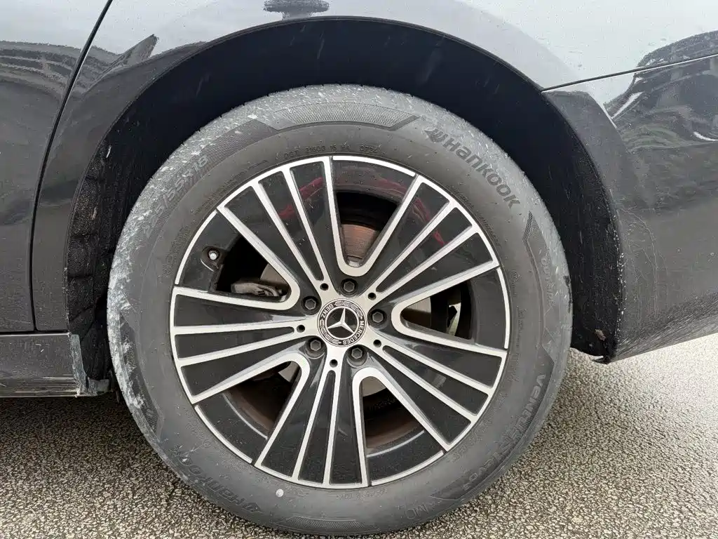 Mercedes-Benz E-Class — миниатюра 9