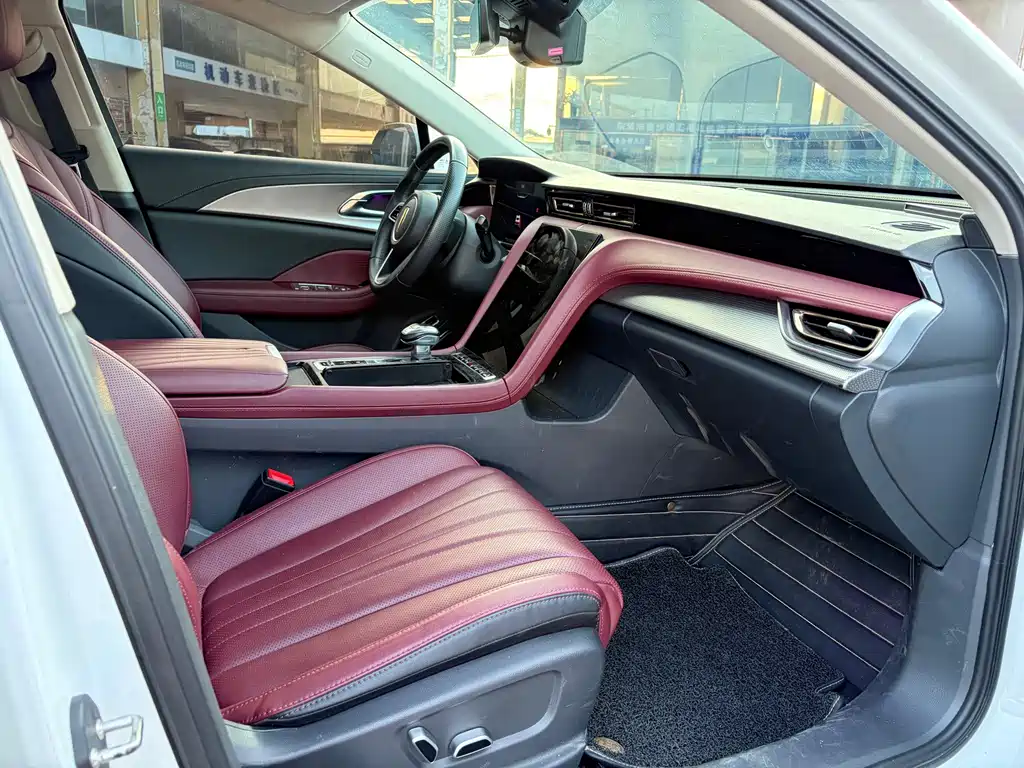 Hongqi Hongqi H5 — миниатюра 17