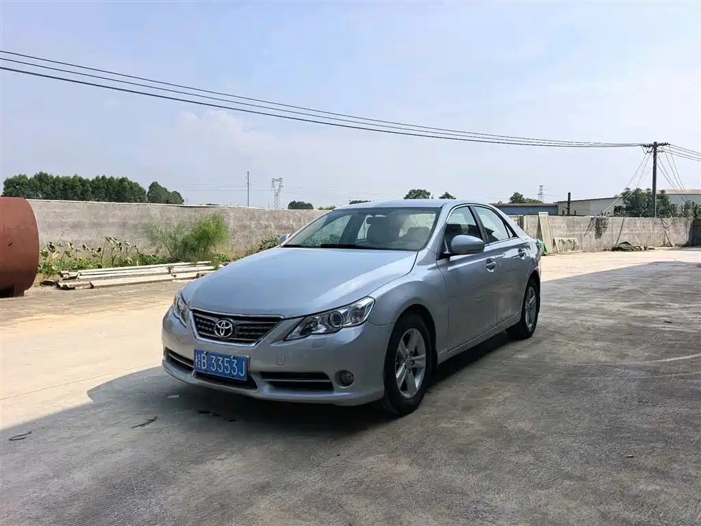 Купить Toyota Reiz