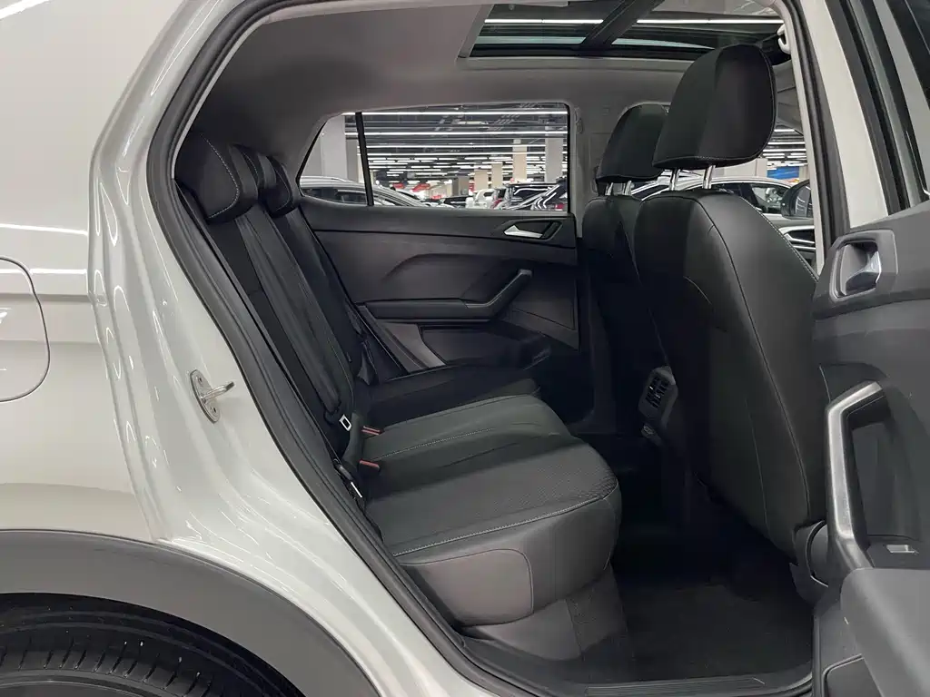 Volkswagen Tacqua 1.5L Auto Joy Connected Edition, фото 9