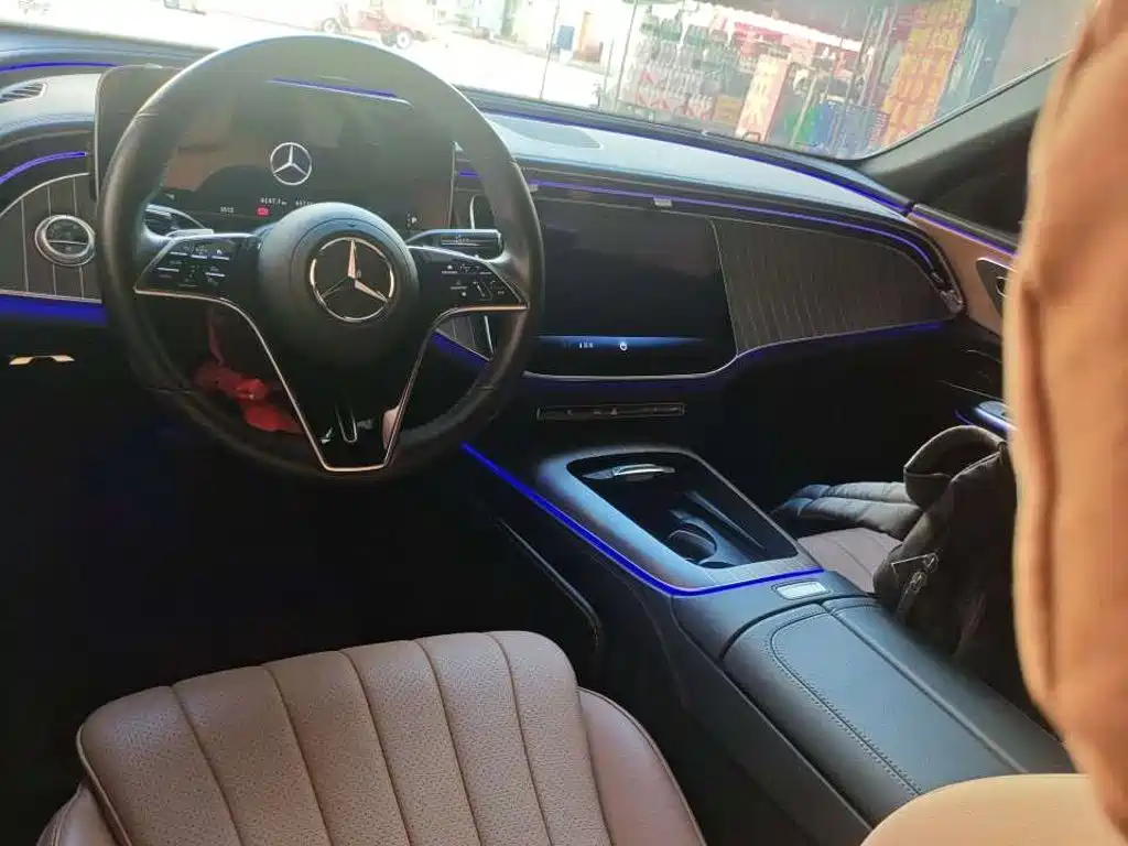 Mercedes-Benz E-Class — миниатюра 6