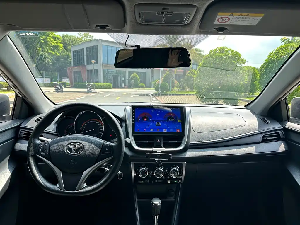 Toyota Yaris L — миниатюра 20