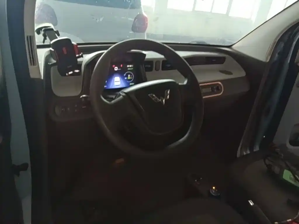 Wuling MINIEV — миниатюра 10