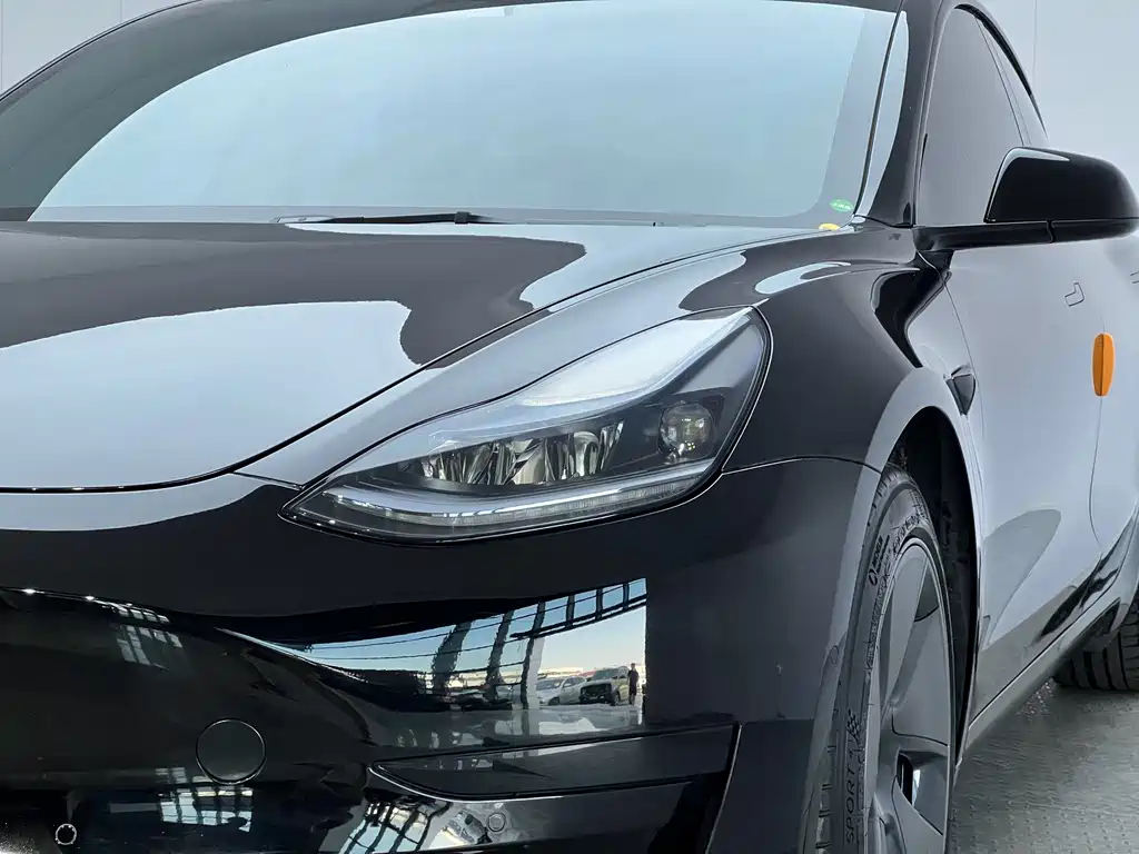 Tesla Model 3 — миниатюра 4