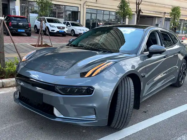 2022 Zeekr 001