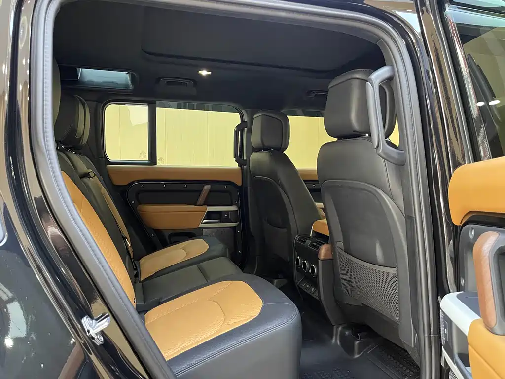 Land Rover Defender — миниатюра 15