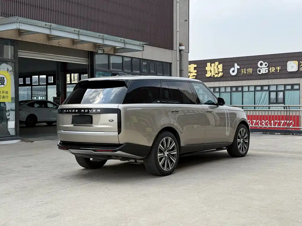 Land Rover Range Rover 2025 3.0 L6 400PS Long Wheelbase