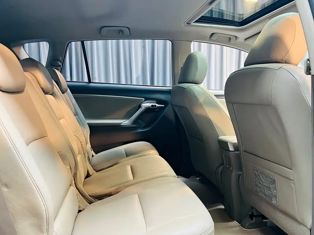 Toyota Verso — миниатюра 11