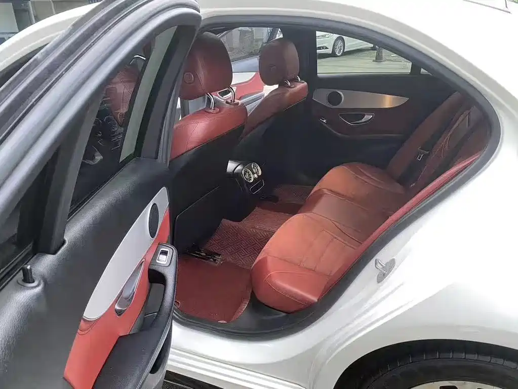 Mercedes-Benz C-Class — миниатюра 7