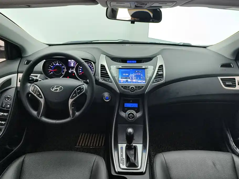 Hyundai Elantra Langdong — миниатюра 12