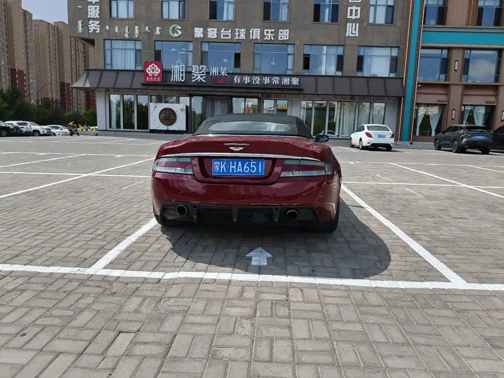 Aston Martin DBS — миниатюра 6