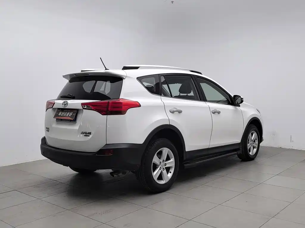 Toyota RAV4 — миниатюра 2