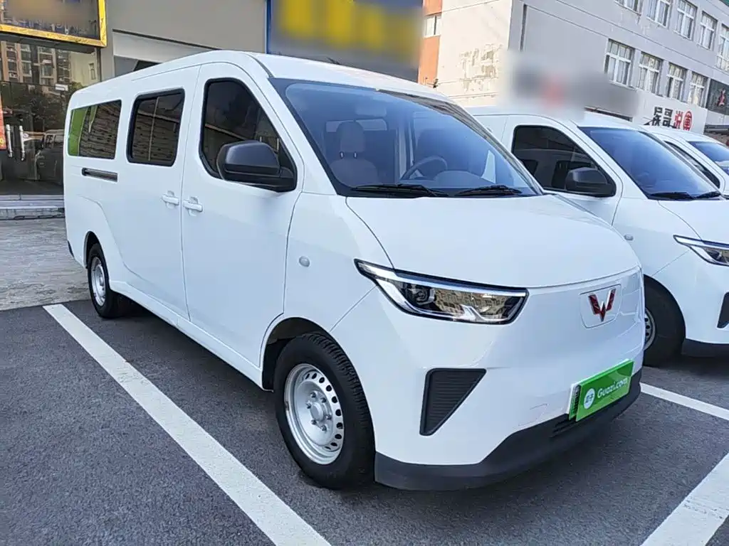 Wuling Yangguang — миниатюра 4