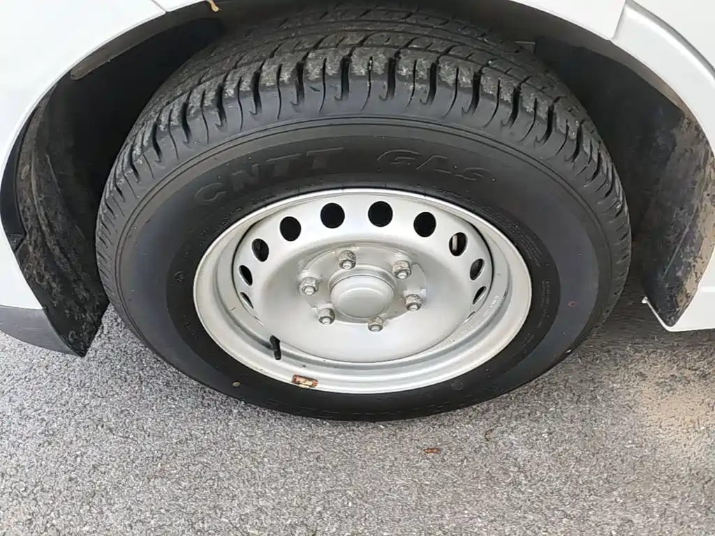 Wuling Yangguang — миниатюра 23