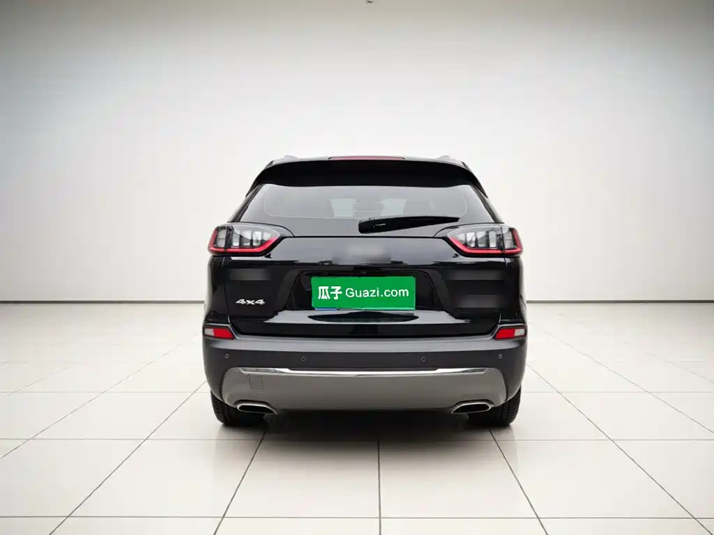 Jeep Cherokee — миниатюра 3