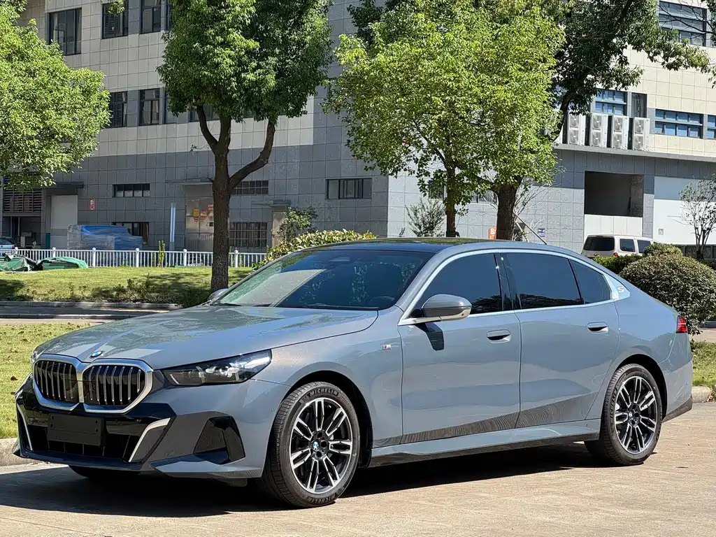 BMW 5 Series 2024