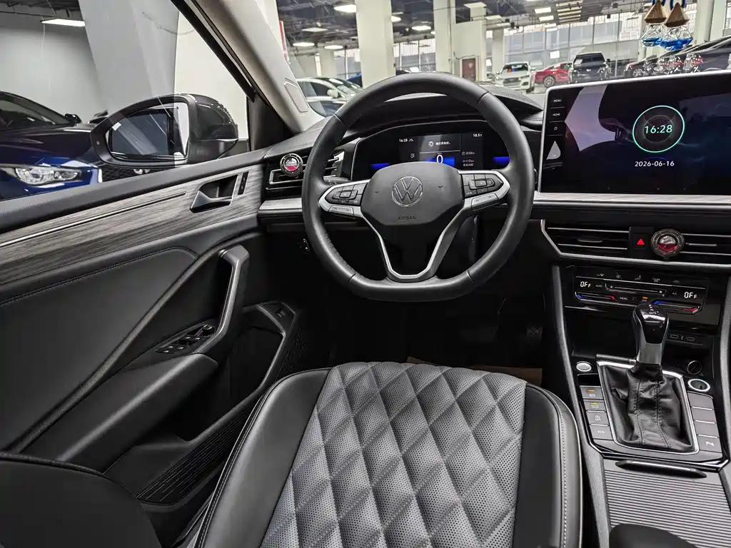 Volkswagen Sagitar 2023 280TSI DSG