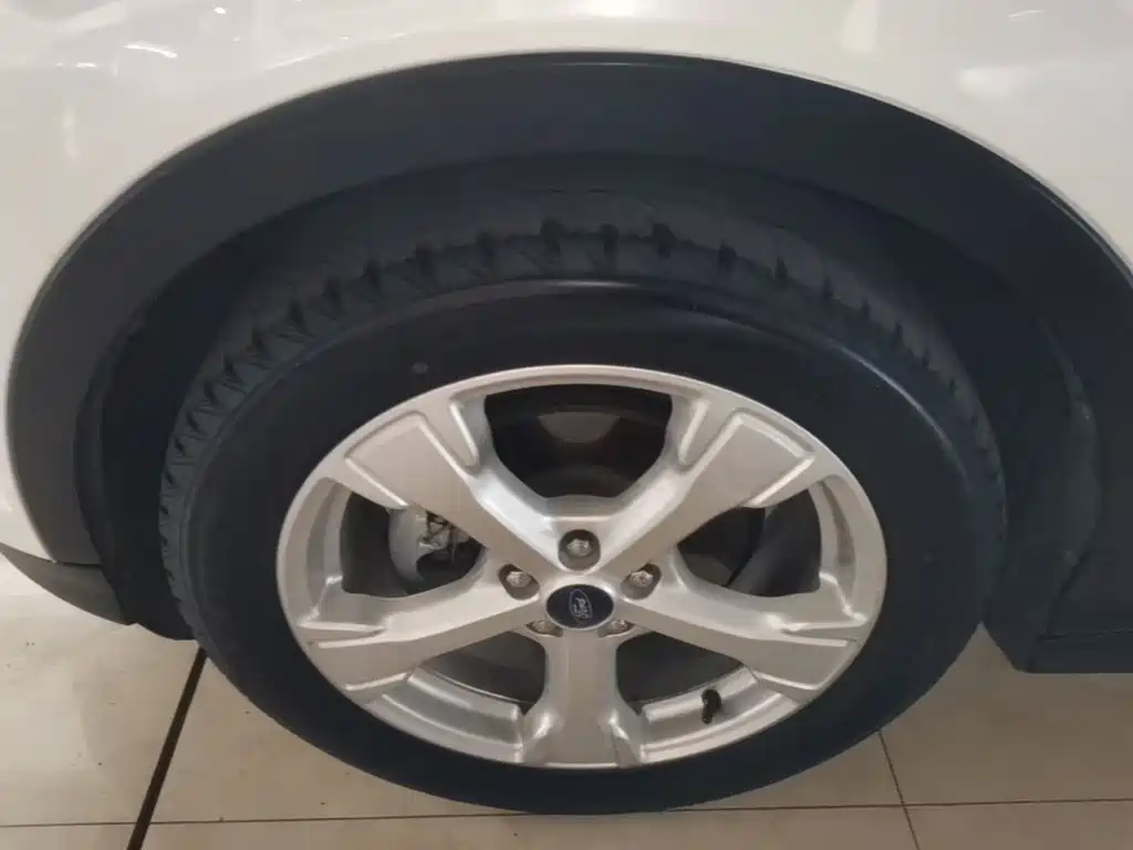 Ford Kuga — миниатюра 23