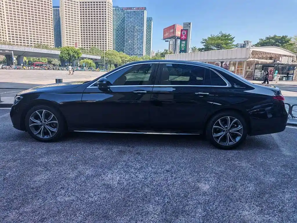 Mercedes-Benz E-Class — миниатюра 3