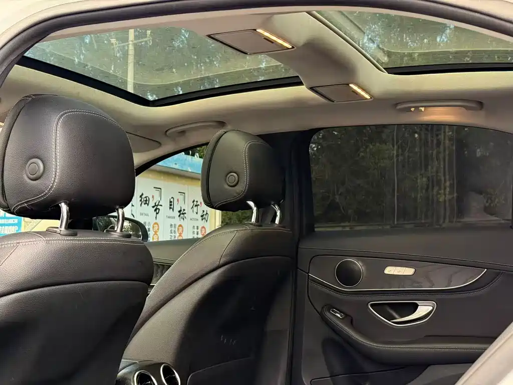 Mercedes-Benz C-Class — миниатюра 13