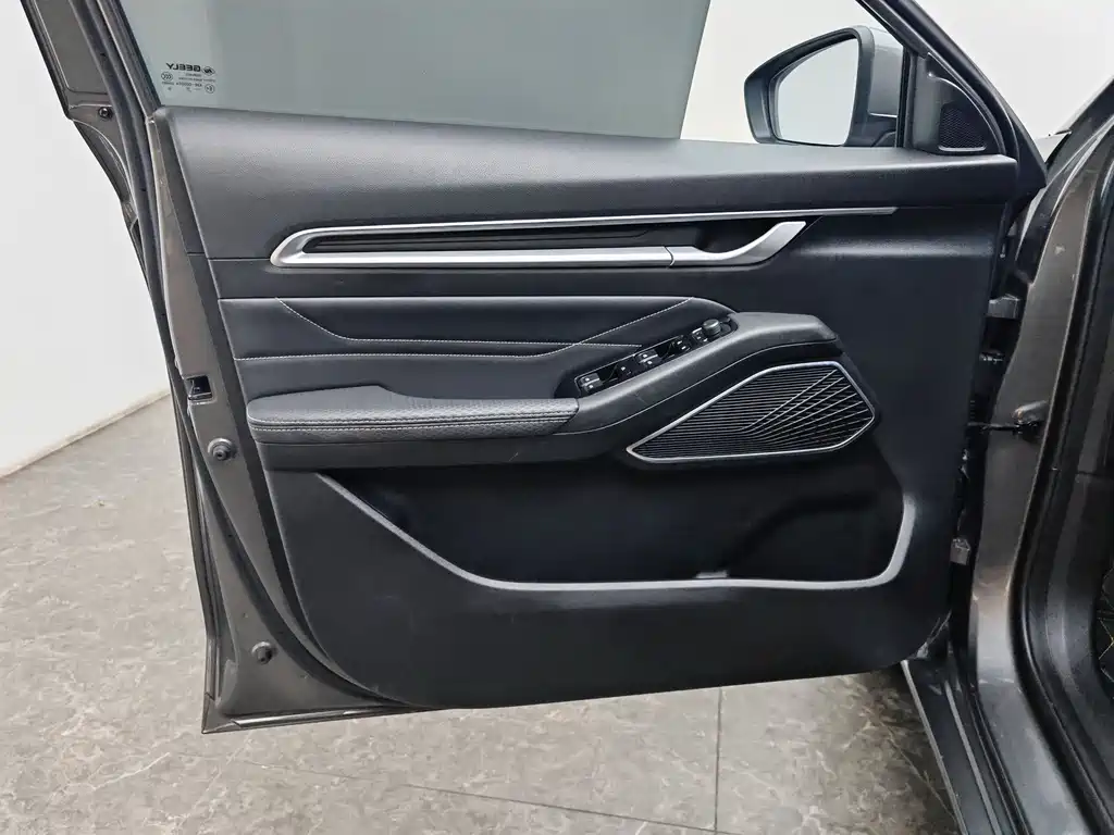 Geely Emgrand — миниатюра 19