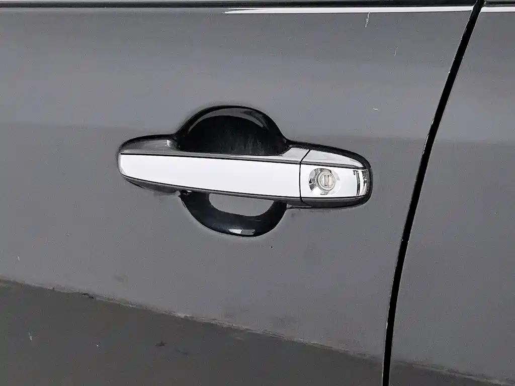 Toyota Camry — миниатюра 18