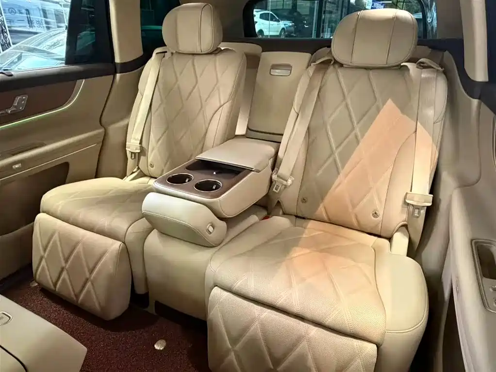 AITO ASK THE WORLD M9