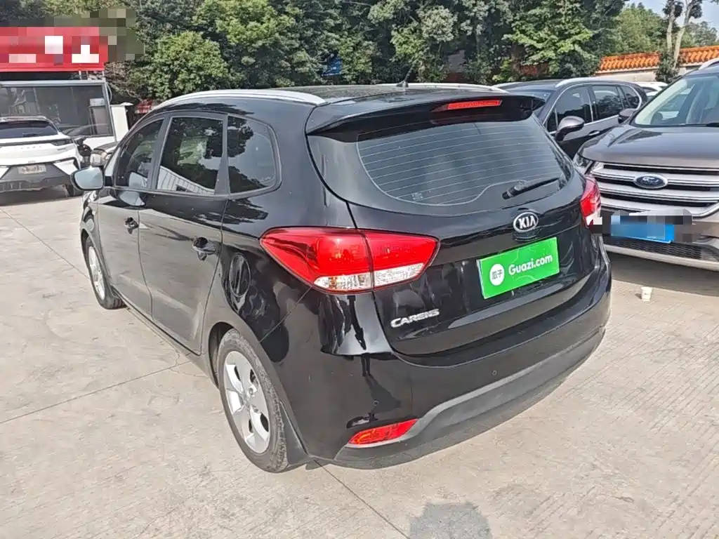 Kia Carens — миниатюра 5