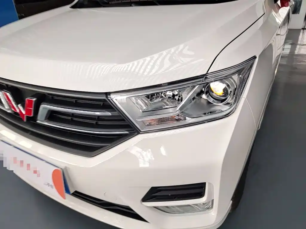 Wuling Hongguang — миниатюра 24