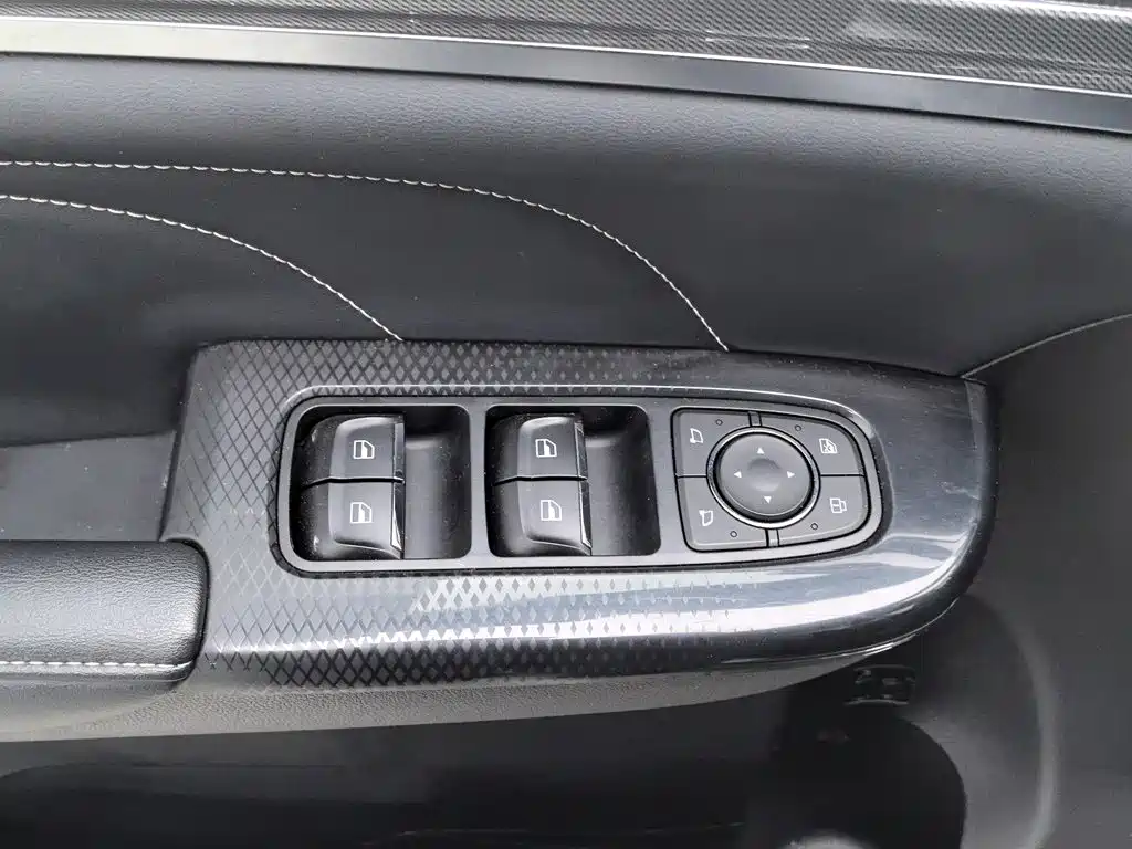Haval M6 — миниатюра 9