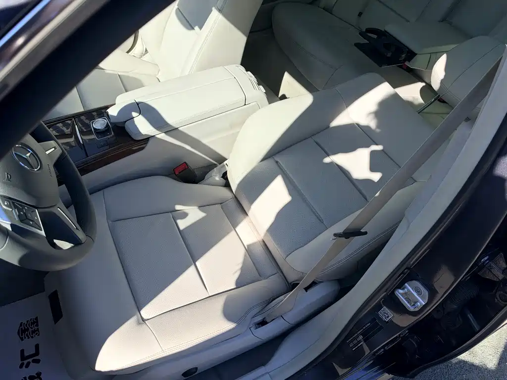 Mercedes-Benz E-Class — миниатюра 20
