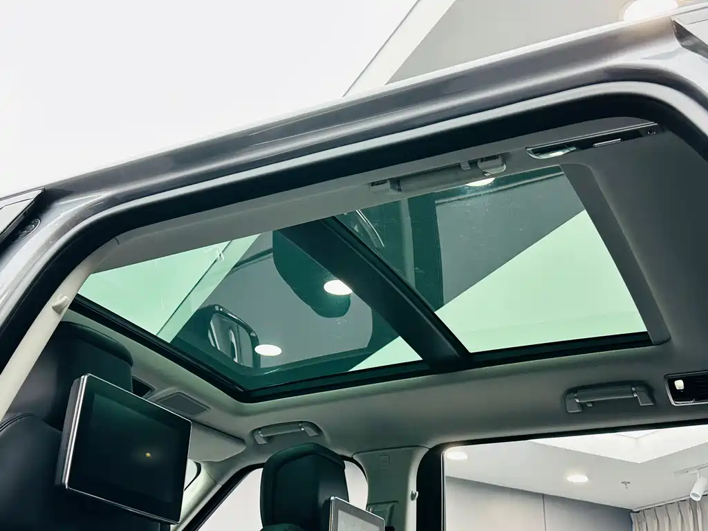 Land Rover Range Rover — миниатюра 18