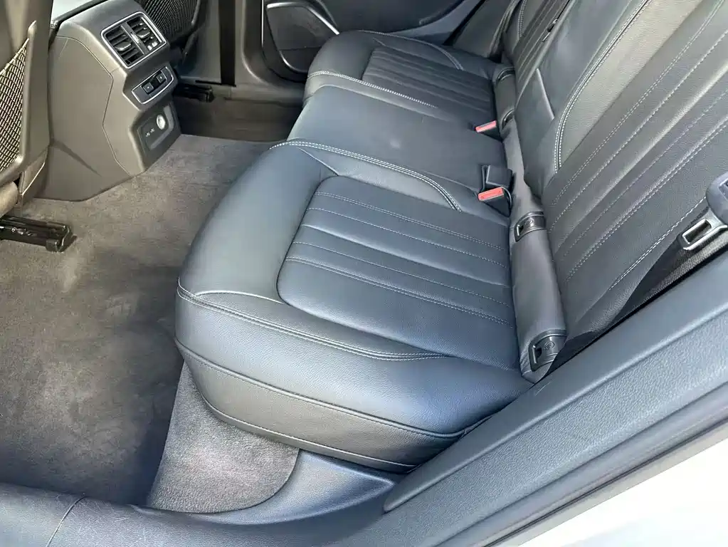 Audi Q5L — миниатюра 16