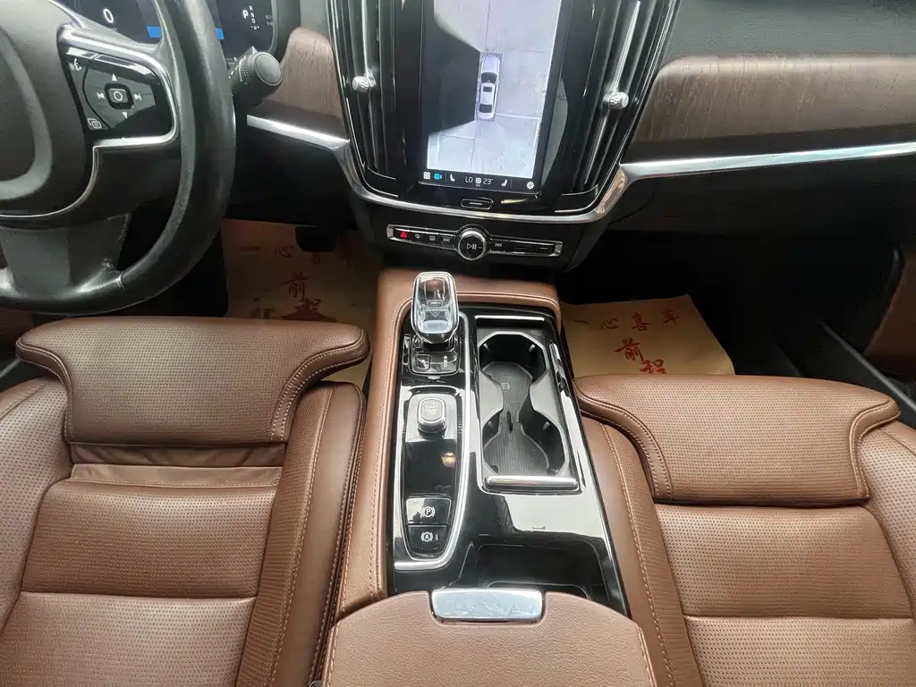Volvo S90 PHEV — миниатюра 13