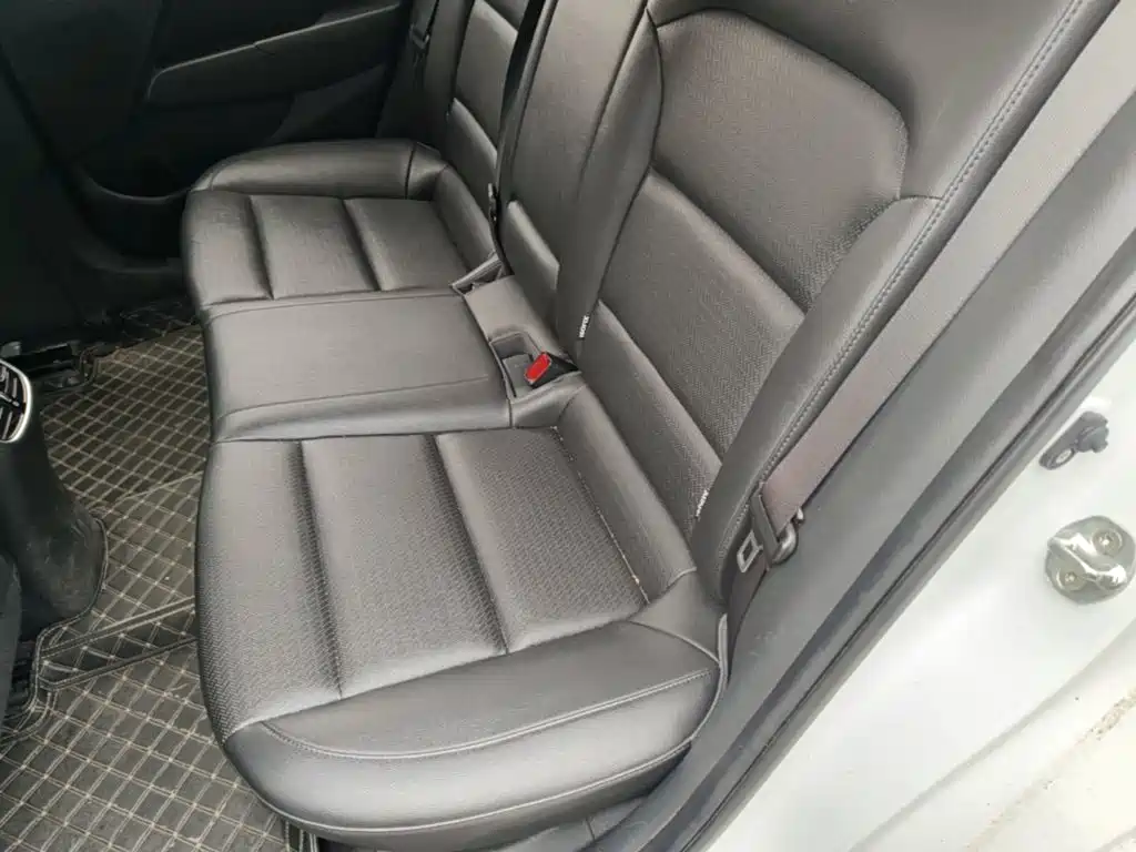 Hyundai Elantra — миниатюра 17
