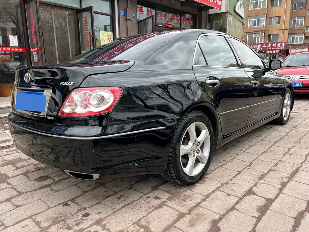 Toyota Reiz — миниатюра 4