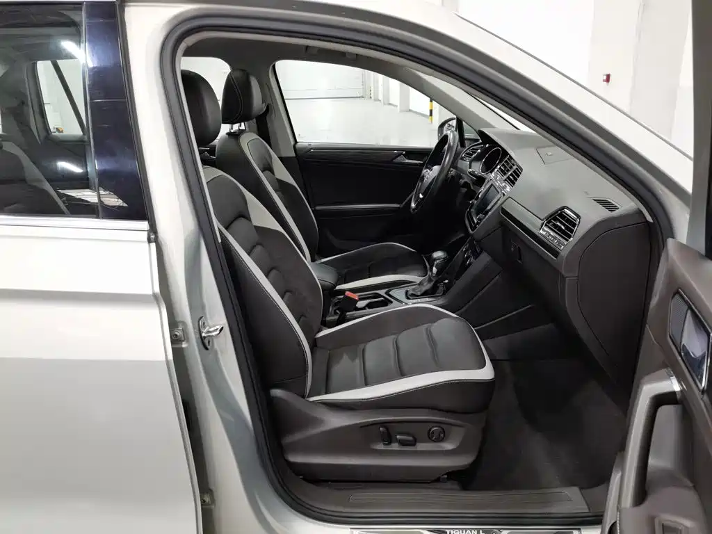 Volkswagen Tiguan L — миниатюра 23