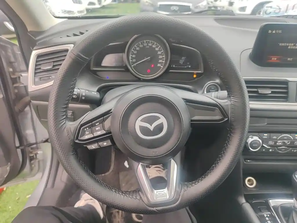Mazda 3 Axela — миниатюра 10