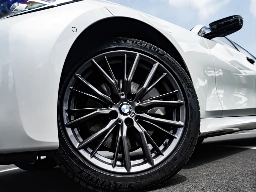 BMW 3 Series — миниатюра 4