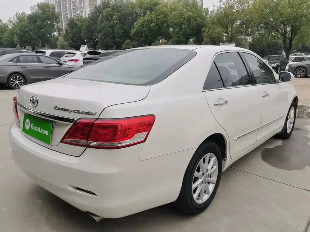 Toyota Camry — миниатюра 7