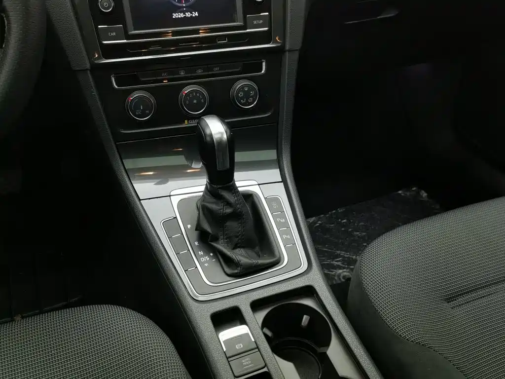 Volkswagen Golf — миниатюра 13